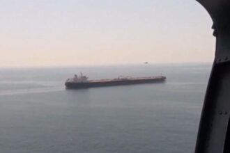 Έκτακτο-–-Έπληξαν-ελληνόκτητο-πλοίο-στα-Στενά-του-Ορμούζ!-Σε-ποιον-εφοπλιστή-ανήκει;
