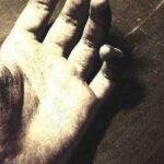 Δραματικό-τέλος-για-κηπουρό-σε-βίλα-–-Η-τραγική-ειρωνεία-με-τον-35χρονο-γιο-του