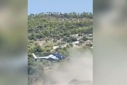 Μαθεύτηκε-τώρα-ποιος-ήταν-ο-Έλληνας-που-προσγειώθηκε-σε-παραλία-–-Η-τσάντα-και-η-σύλληψη