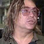 Μύκονος:-Αυτά-είναι-τα-γυαλιά-και-το-φυλαχτό-που-κλάπηκαν-–-Η-καταγγελία-και-η-απάντηση-του-Τρύφωνα-Σαμαρά