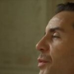 Αυτό-δείχνει-η-φωτογραφία-του-Μαζωνάκη-στο-ιατρείο-–-Το-κίτρινο-μπλουζάκι,-η-κουβέρτα-και-το-στοιχείο-σοκ