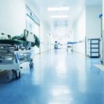 Ελλάδα:-Νεκρός-διευθυντής-νοσοκομείου-–-Μπήκε-να-αλλάξει-ρούχα-και…